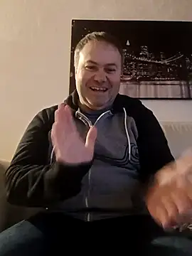 Snapshot of Pourleplasirs chatting on 02-15-25, 10:21 Pourleplasirs online show from 02-15-25, 10:21