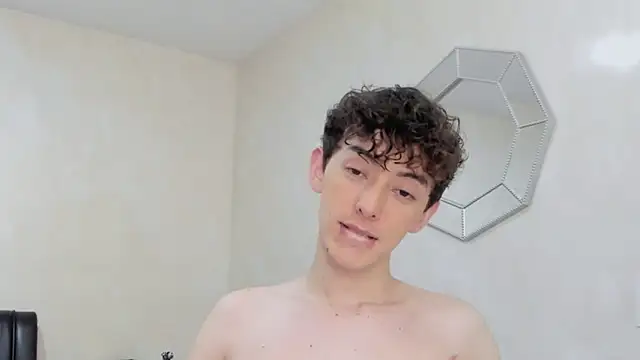 Snapshot of miketwink chatting on 12-20-25, 04:59 miketwink online show from 12-20-25, 04:59