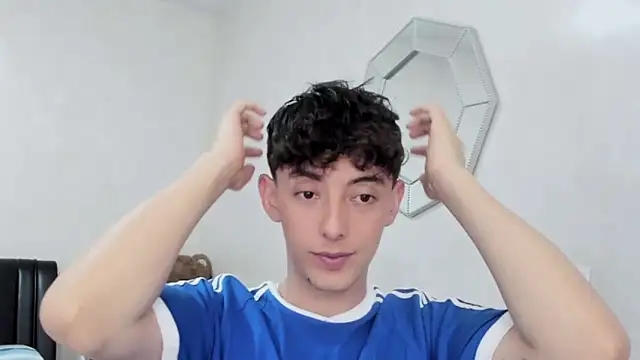 Snapshot of miketwink chatting on 03-03-26, 07:32 miketwink online show from 03-03-26, 07:32