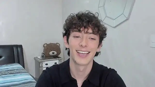 Snapshot of miketwink chatting on 02-08-26, 02:53 miketwink online show from 02-08-26, 02:53