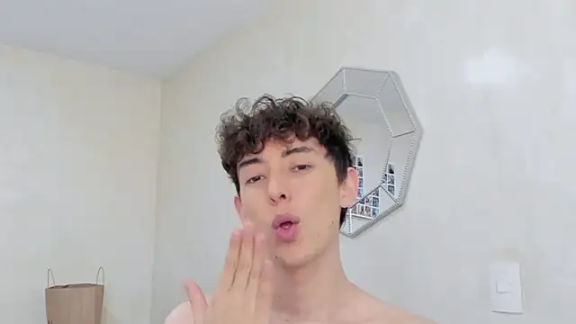 Snapshot of miketwink chatting on 12-17-25, 02:05 miketwink online show from 12-17-25, 02:05