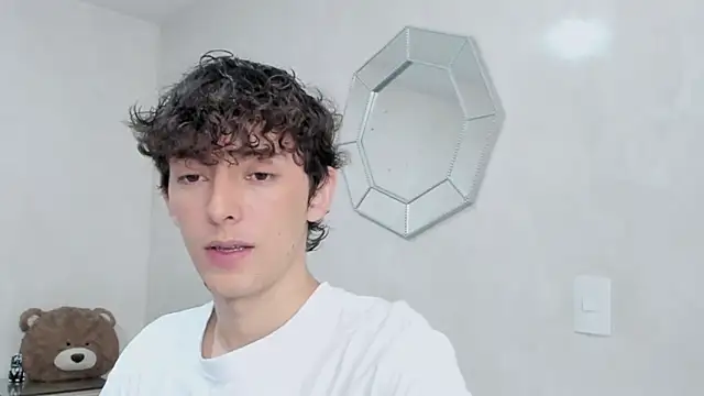 Snapshot of miketwink chatting on 02-03-26, 10:26 miketwink online show from 02-03-26, 10:26