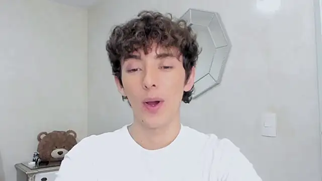 Snapshot of miketwink chatting on 02-07-26, 04:20 miketwink online show from 02-07-26, 04:20