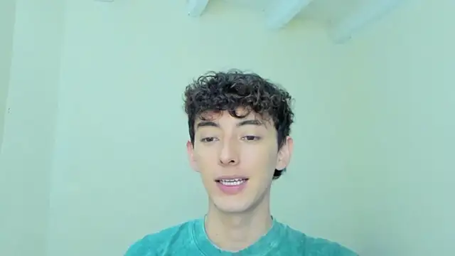 Snapshot of miketwink chatting on 12-04-25, 11:04 miketwink online show from 12-04-25, 11:04