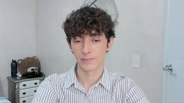 Snapshot of miketwink chatting on 02-20-26, 12:51 miketwink online show from 02-20-26, 12:51