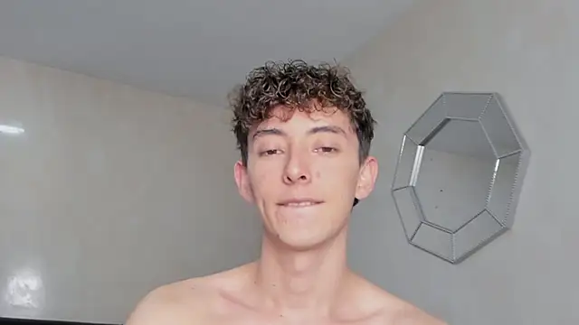 Snapshot of miketwink chatting on 11-13-25, 10:02 miketwink online show from 11-13-25, 10:02