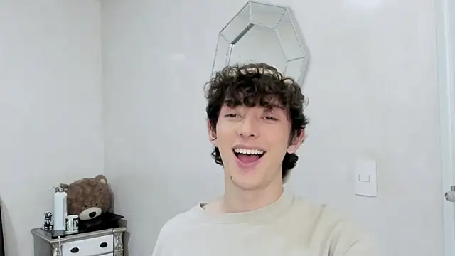 Snapshot of miketwink chatting on 02-27-26, 02:01 miketwink online show from 02-27-26, 02:01