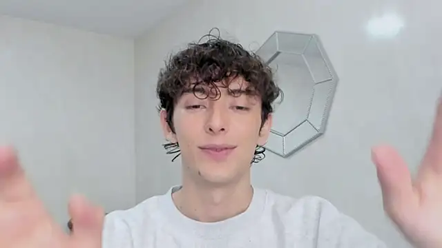 Snapshot of miketwink chatting on 02-11-26, 12:43 miketwink online show from 02-11-26, 12:43