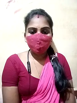 Snapshot of Tamil_roja17 chatting on 10-18-25, 06:43 Tamil roja17 online show from 10-18-25, 06:43
