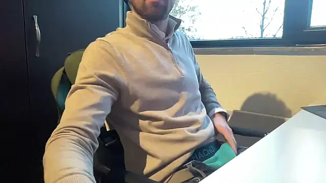 bullyboyy online show from 12-04-25, 03:11