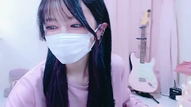 Snapshot of Megu-mimi chatting on 10-16-25, 08:55 Megu-mimi online show from 10-16-25, 08:55