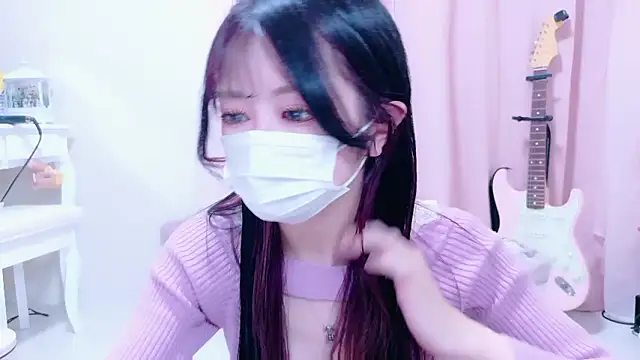 Snapshot of Megu-mimi chatting on 10-27-25, 04:19 Megu-mimi online show from 10-27-25, 04:19