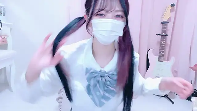 Snapshot of Megu-mimi chatting on 10-26-25, 04:51 Megu-mimi online show from 10-26-25, 04:51