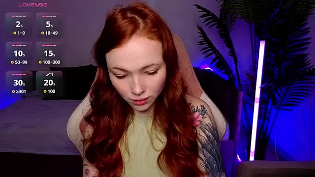 Maya Light online show from 03-25-26, 01:50