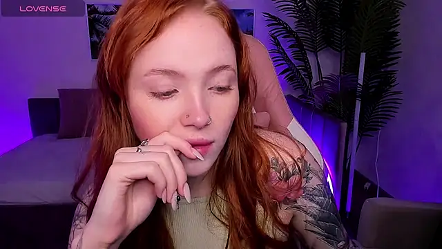 Maya Light online show from 10-05-25, 02:02