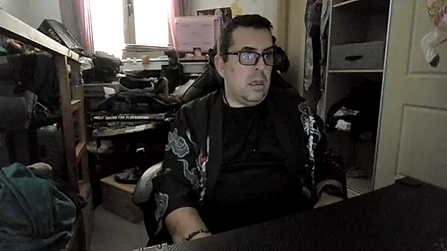 Usame como quieras online show from 12-18-25, 01:37