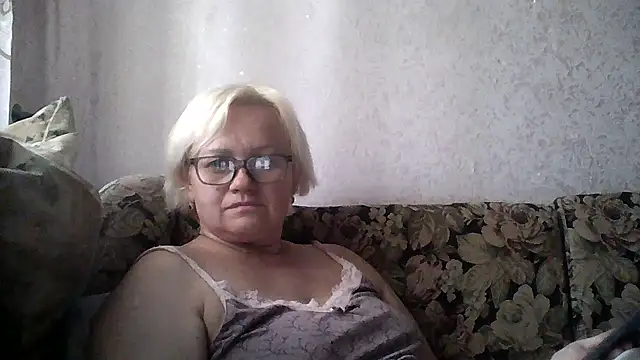 Snapshot of Mayya4321 chatting on 06-11-26, 09:28 Mayya4321 online show from 06-11-26, 09:28