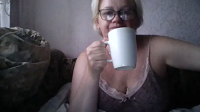 Snapshot of Mayya4321 chatting on 06-07-26, 06:18 Mayya4321 online show from 06-07-26, 06:18