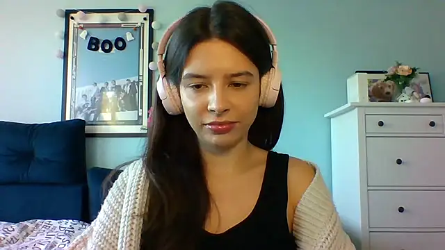 Snapshot of LariceSexy chatting on 09-25-25, 02:12 LariceSexy online show from 09-25-25, 02:12