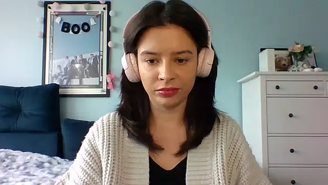 Snapshot of LariceSexy chatting on 10-14-25, 12:06 LariceSexy online show from 10-14-25, 12:06