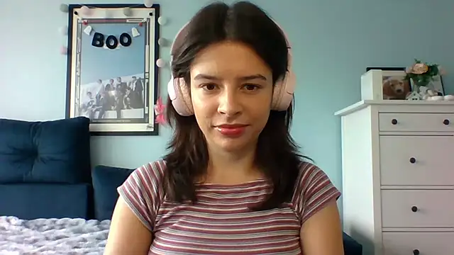 Snapshot of LariceSexy chatting on 10-07-25, 12:17 LariceSexy online show from 10-07-25, 12:17