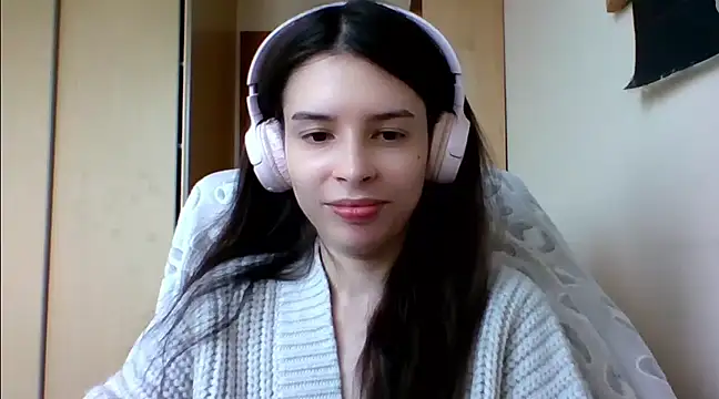 Snapshot of LariceSexy chatting on 03-11-25, 01:12 LariceSexy online show from 03-11-25, 01:12
