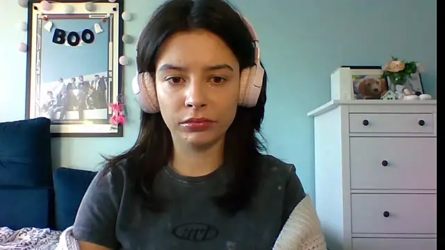 Snapshot of LariceSexy chatting on 10-18-25, 12:18 LariceSexy online show from 10-18-25, 12:18