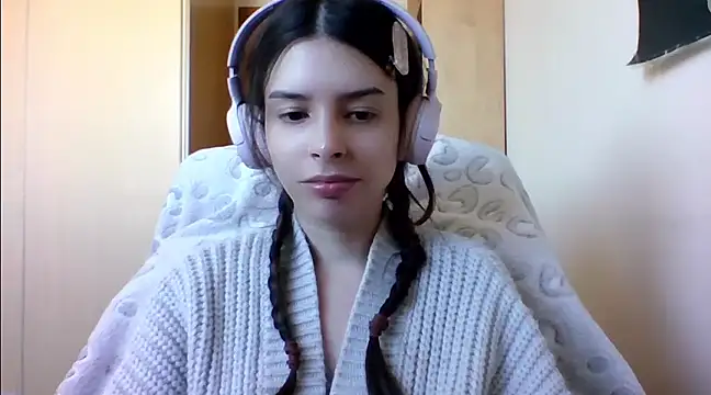 Snapshot of LariceSexy chatting on 03-06-25, 01:14 LariceSexy online show from 03-06-25, 01:14