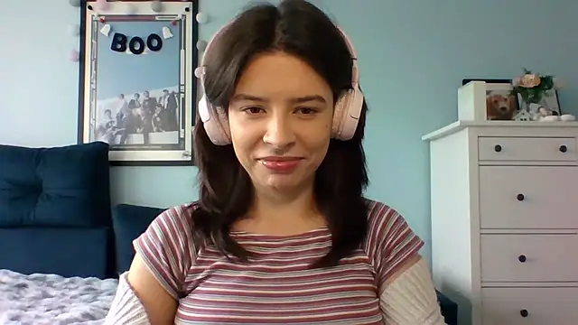 Snapshot of LariceSexy chatting on 10-09-25, 12:06 LariceSexy online show from 10-09-25, 12:06