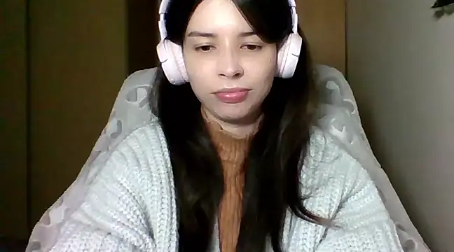 Snapshot of LariceSexy chatting on 03-02-25, 07:08 LariceSexy online show from 03-02-25, 07:08