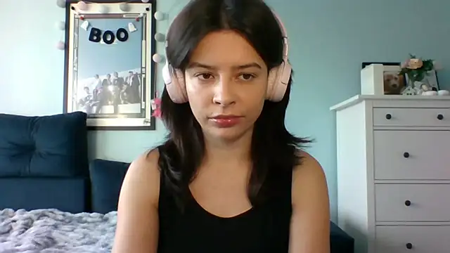 Snapshot of LariceSexy chatting on 10-13-25, 12:07 LariceSexy online show from 10-13-25, 12:07