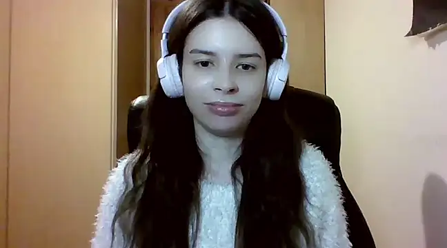 Snapshot of LariceSexy chatting on 03-17-25, 10:29 LariceSexy online show from 03-17-25, 10:29