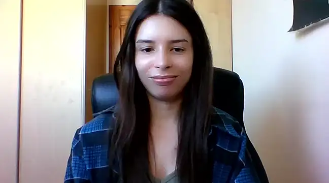 Snapshot of LariceSexy chatting on 03-18-25, 01:12 LariceSexy online show from 03-18-25, 01:12