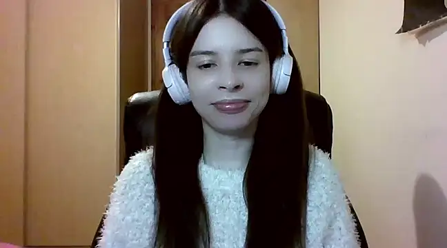 Snapshot of LariceSexy chatting on 03-15-25, 07:16 LariceSexy online show from 03-15-25, 07:16