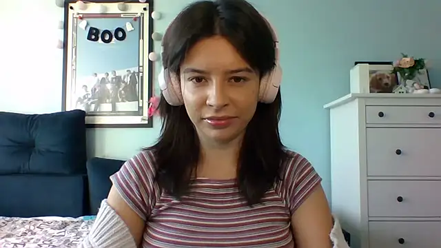 Snapshot of LariceSexy chatting on 10-03-25, 12:17 LariceSexy online show from 10-03-25, 12:17