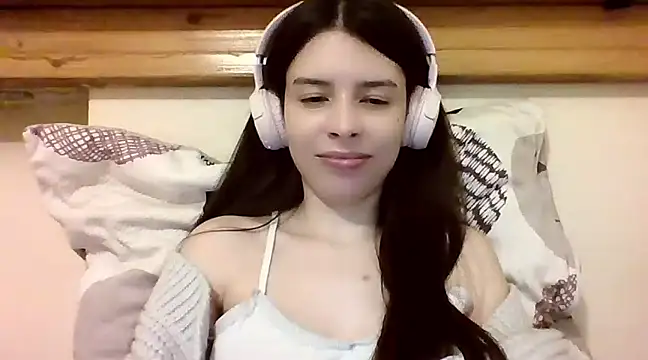 Snapshot of LariceSexy chatting on 03-09-25, 10:08 LariceSexy online show from 03-09-25, 10:08