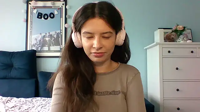 Snapshot of LariceSexy chatting on 09-16-25, 12:06 LariceSexy online show from 09-16-25, 12:06