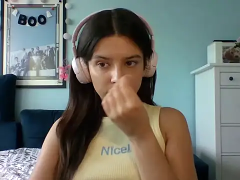 Snapshot of LariceSexy chatting on 09-11-25, 02:06 LariceSexy online show from 09-11-25, 02:06