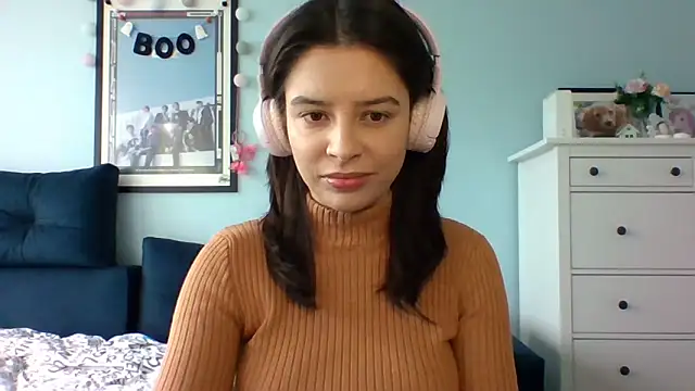 Snapshot of LariceSexy chatting on 10-22-25, 12:15 LariceSexy online show from 10-22-25, 12:15