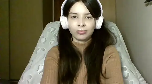 Snapshot of LariceSexy chatting on 03-02-25, 10:13 LariceSexy online show from 03-02-25, 10:13