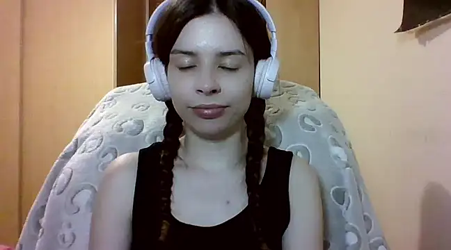 Snapshot of LariceSexy chatting on 03-12-25, 10:17 LariceSexy online show from 03-12-25, 10:17