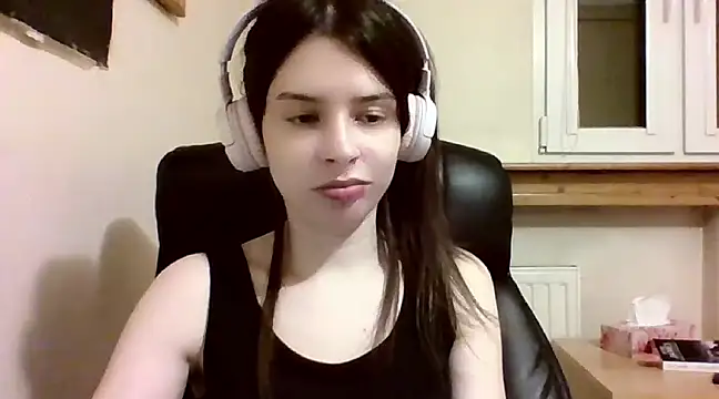 Snapshot of LariceSexy chatting on 03-22-25, 07:09 LariceSexy online show from 03-22-25, 07:09