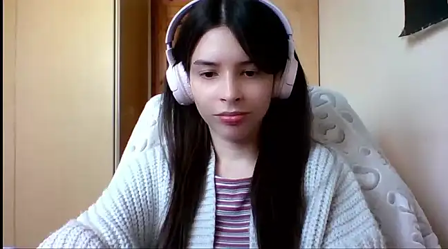 Snapshot of LariceSexy chatting on 02-28-25, 02:09 LariceSexy online show from 02-28-25, 02:09