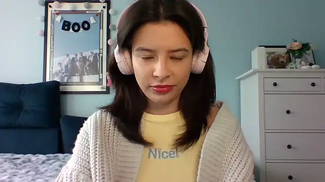 Snapshot of LariceSexy chatting on 10-16-25, 12:13 LariceSexy online show from 10-16-25, 12:13