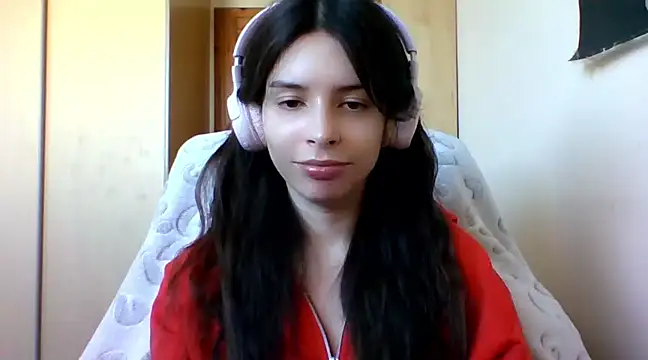 Snapshot of LariceSexy chatting on 03-05-25, 01:06 LariceSexy online show from 03-05-25, 01:06