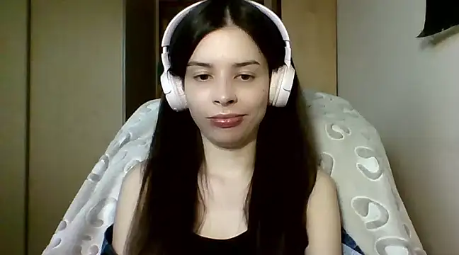 Snapshot of LariceSexy chatting on 03-12-25, 04:13 LariceSexy online show from 03-12-25, 04:13