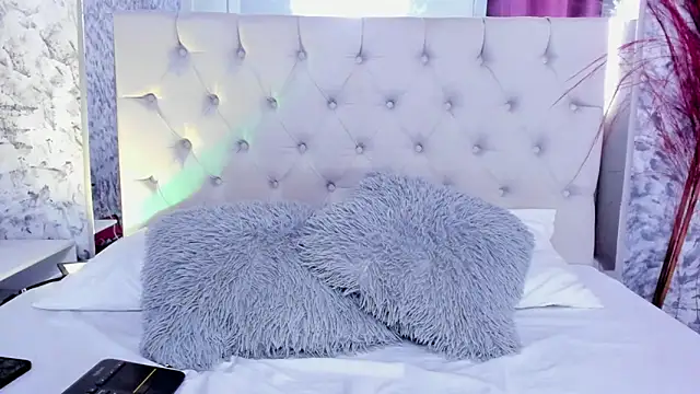 Snapshot of Ariana_greenblat chatting on 10-11-25, 04:19 Ariana greenblat online show from 10-11-25, 04:19