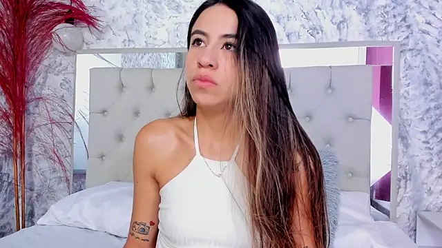 Snapshot of Ariana_greenblat chatting on 02-06-26, 03:30 Ariana greenblat online show from 02-06-26, 03:30