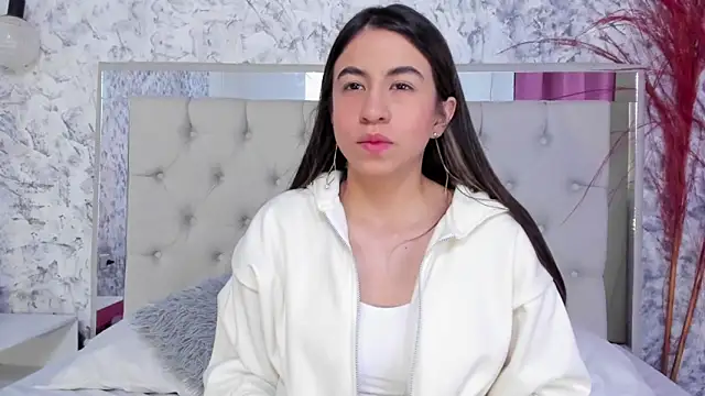 Snapshot of Ariana_greenblat chatting on 10-24-25, 04:17 Ariana greenblat online show from 10-24-25, 04:17