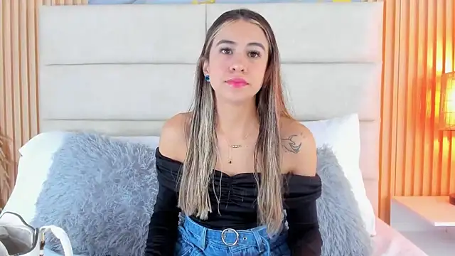 Ariana greenblat online show from 04-18-26, 03:47